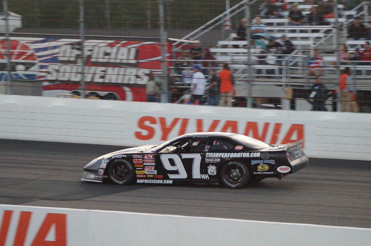UncommonMediaVT's tweet photo. #bondauto @JoeyPoleRacing finished second tonight http://t.co/EpiIDGwAv0