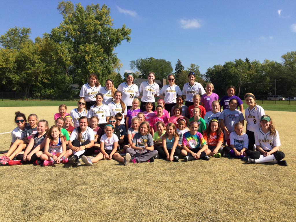 SNCSoftball's tweet photo. We had so much fun today with all of these future Green Knights! What a beautiful day to get better #SNC http://t.co/N12UzExKPi