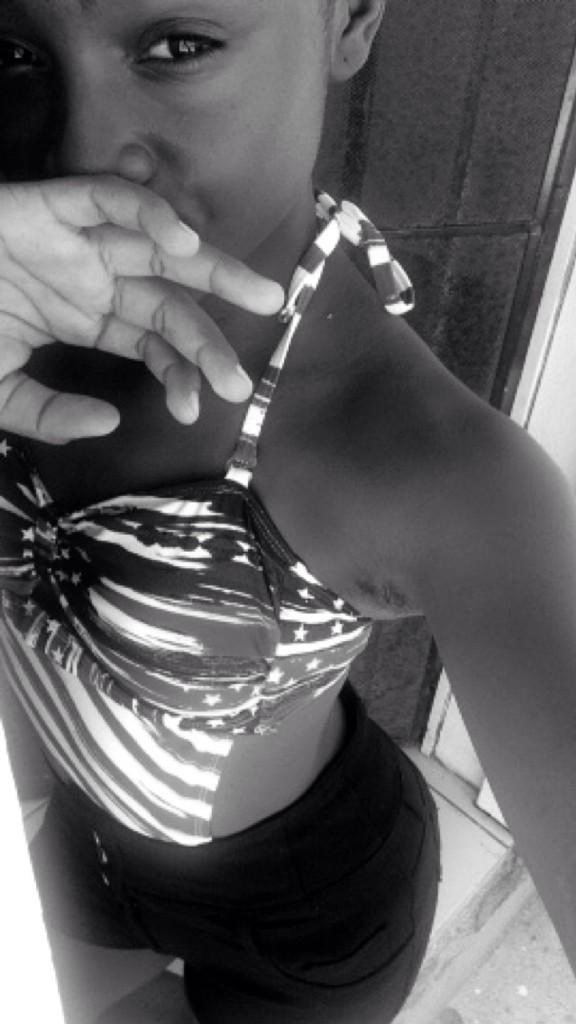 _PrettyyShawtyy's tweet photo. Beach day🌴💦😻 http://t.co/I9GLuyE4wI