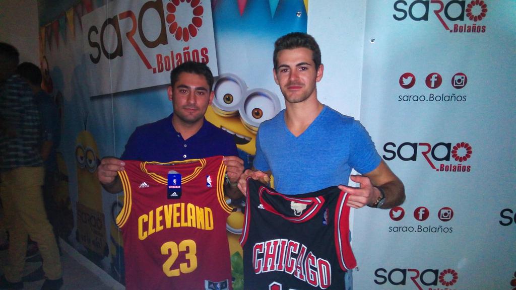 cbbolanos's tweet photo. Los ganadores del concurso de tiros libres en @saraoBolanos #sabadodelbaloncesto http://t.co/4PxdHDDDb6