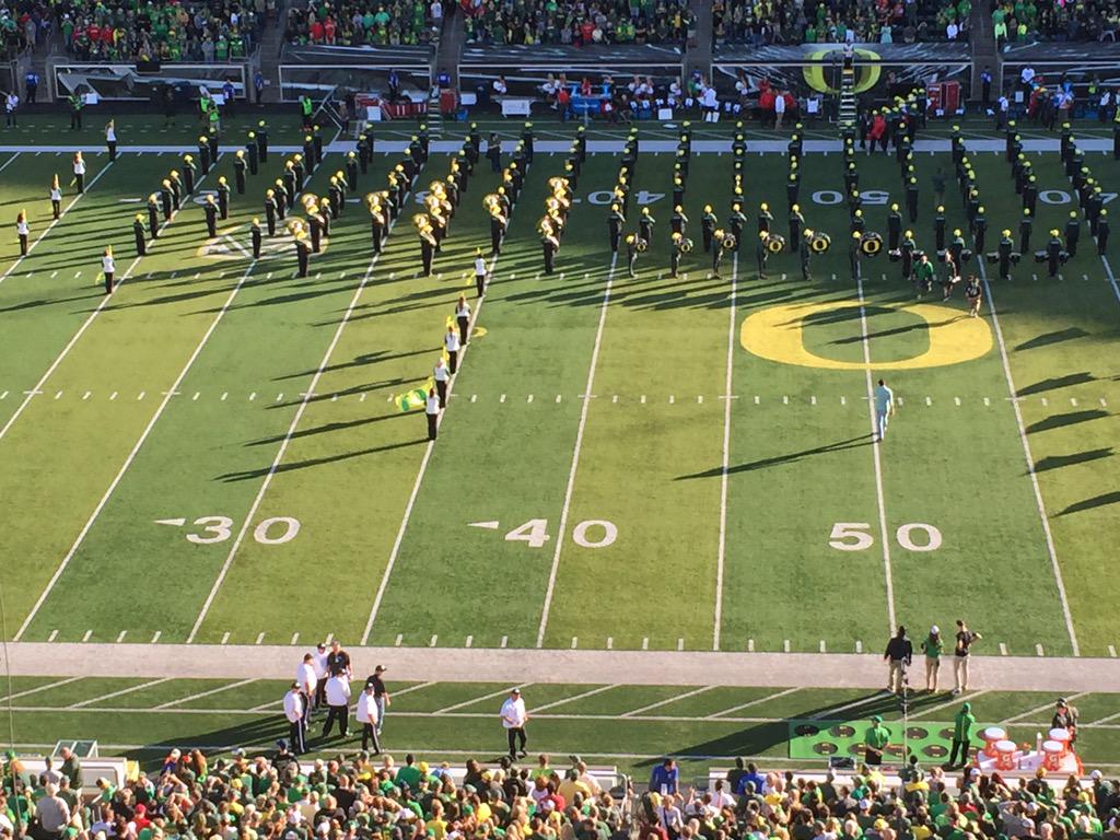 Time for kickoff!!! <a href="/livestronguri/">us</a> <a href="/gsulkosky/">Gena Sulkosky</a> <a href="/VincsonGreen/">Vincson Green</a> <a href="/BrandonGoDucks/">Brandon Schornstein</a>