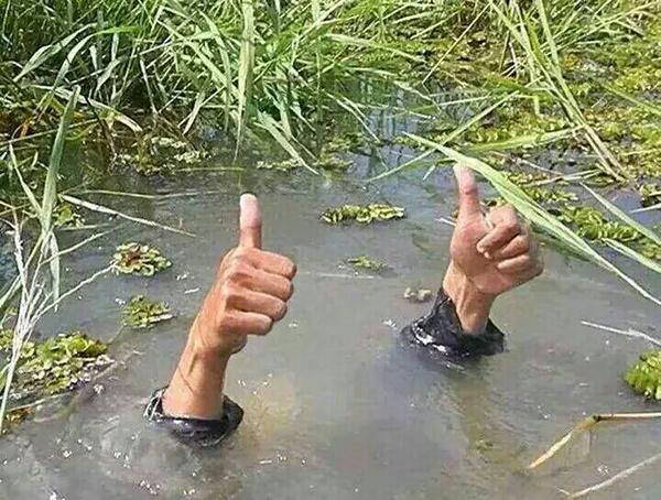 AntiJokeTyrone's tweet photo. When u drowning in homework but still say yes to goin out http://t.co/DsRMqnxX2c