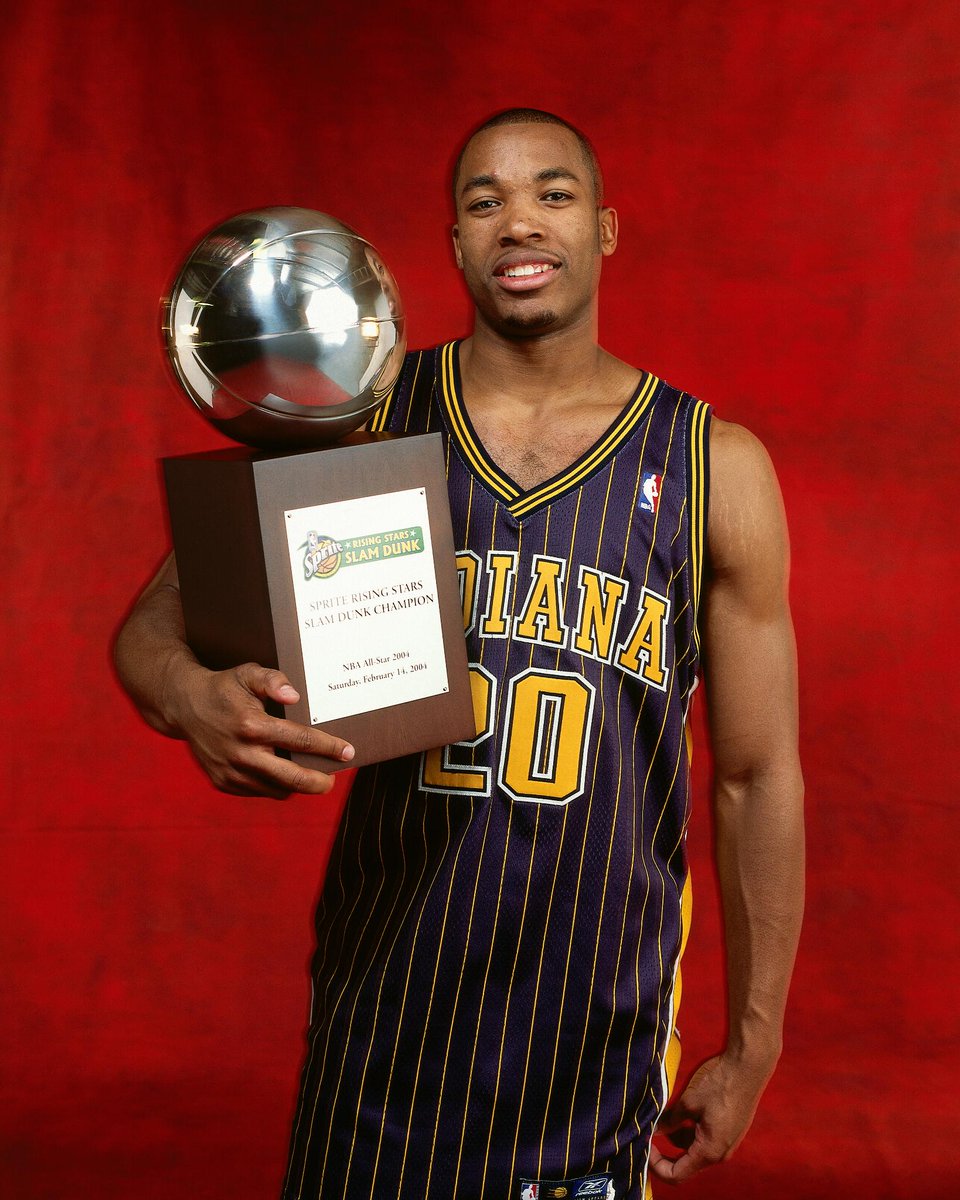 CP3vslzWoAAF8Hu.jpg