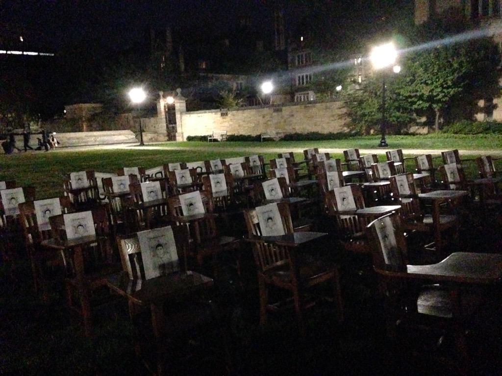 DeniseDresserG's tweet photo. Aqui el #PaseDeLista1al43 en la Universidad de Yale. Unidos de país en país, de ciudad en ciudad Ayotzinapa1año http://t.co/kBrct45ZFy