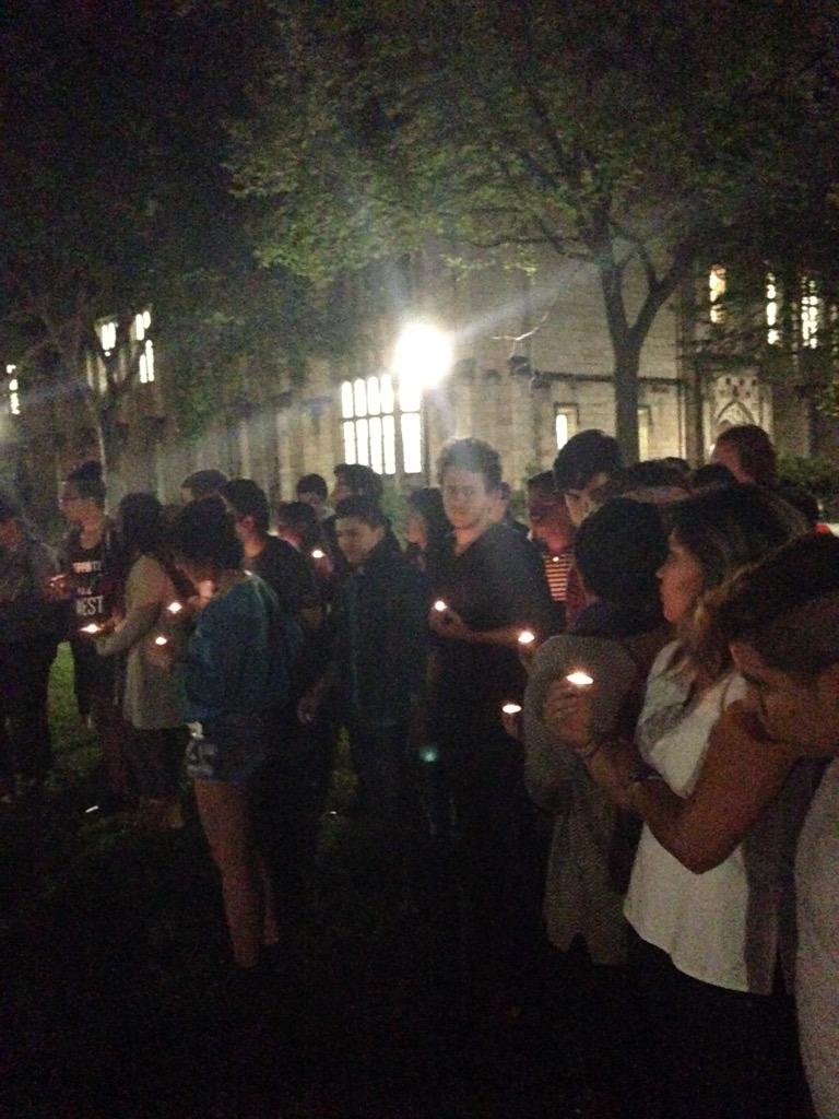 DeniseDresserG's tweet photo. Aqui el #PaseDeLista1al43 en la Universidad de Yale. Unidos de país en país, de ciudad en ciudad Ayotzinapa1año http://t.co/kBrct45ZFy