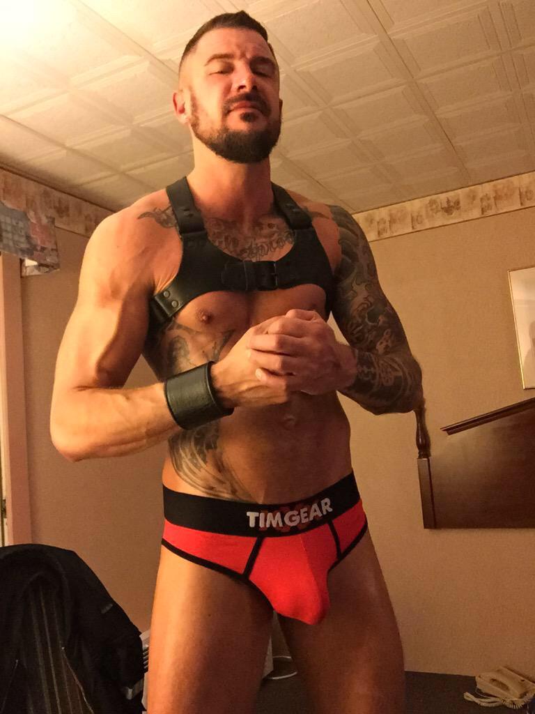 DolfSuperfans's tweet photo. @BigPee084 have to agree @DolfDietrich is very sexy!! #sendhimlove http://t.co/Irv1Ygilyc