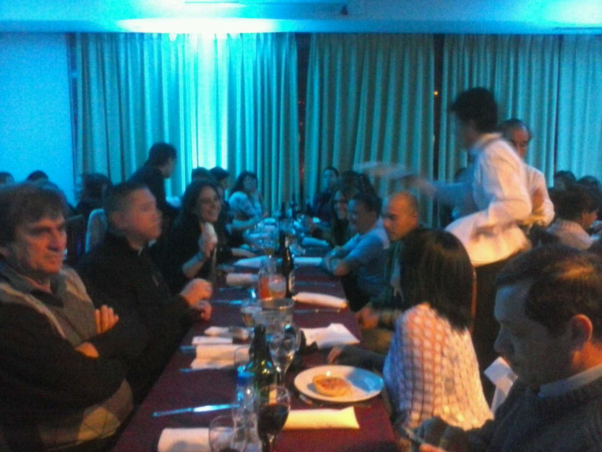 LArribalzaga's tweet photo. Cena despedida Encuentro Genero #NosotrosPorEllas parte delegación Entre Ríos #FEABV @Feabv http://t.co/O8q5d8z1LK