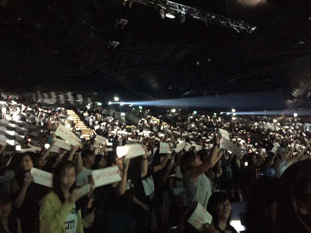 jeonwonwhale's tweet photo. @BEASTinSG2015 #우리더고마워 #BEASTinSG2015 http://t.co/VWKseRQxSm