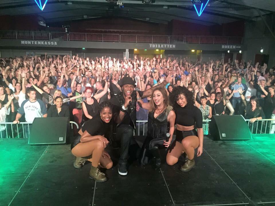 ShowMe90s's tweet image. We ❤️ 90s XL! 

@VanZantenhal