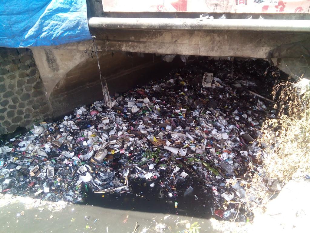 DSDABMKotaBdg's tweet photo. @ridwankamil @OdedMD @yossiirianto @DiskominfoBdg 27/9 Pasukan Katak, normalisasi S Cipamokolan http://t.co/nPD2suG0dK