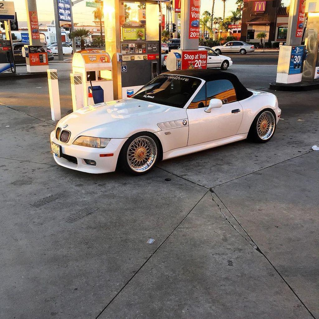 slammedbimmers's tweet photo. This hoe is thirsty⛽️⛽️, draining my pocket.. #bmw #bbswheels #z3 #9kracing #bimmer #cleanculture #wethrowbangers #… http://t.co/lBTt2I8Edd