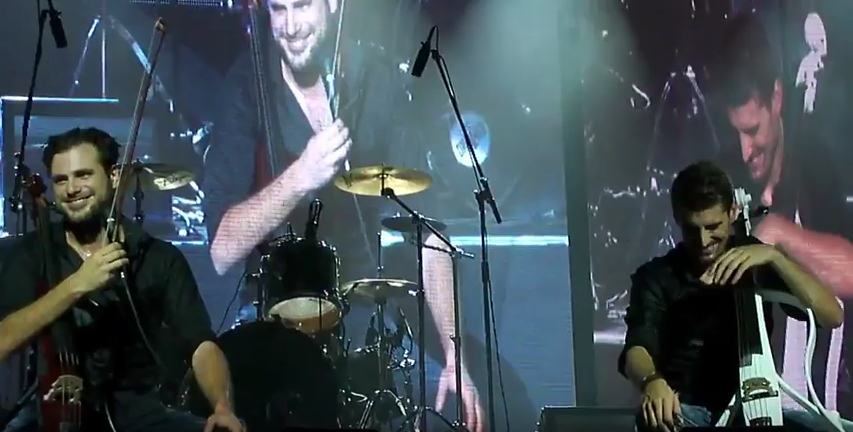 Lukaholics's tweet photo. Smiles that light up the entire theatre!
Argentina misses you already boys~
Come back soon!
Thanks 4 pics @AstridBA ! http://t.co/99zJdkdc4J