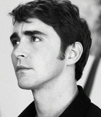 Let's welcome and follow our new Divination Professor, @GiftedWithSight