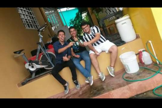 40DeAlcohol's tweet photo. El tridente del 40% @M3kiii @jerecont @lalitorivera05 http://t.co/QAbLW38cPE