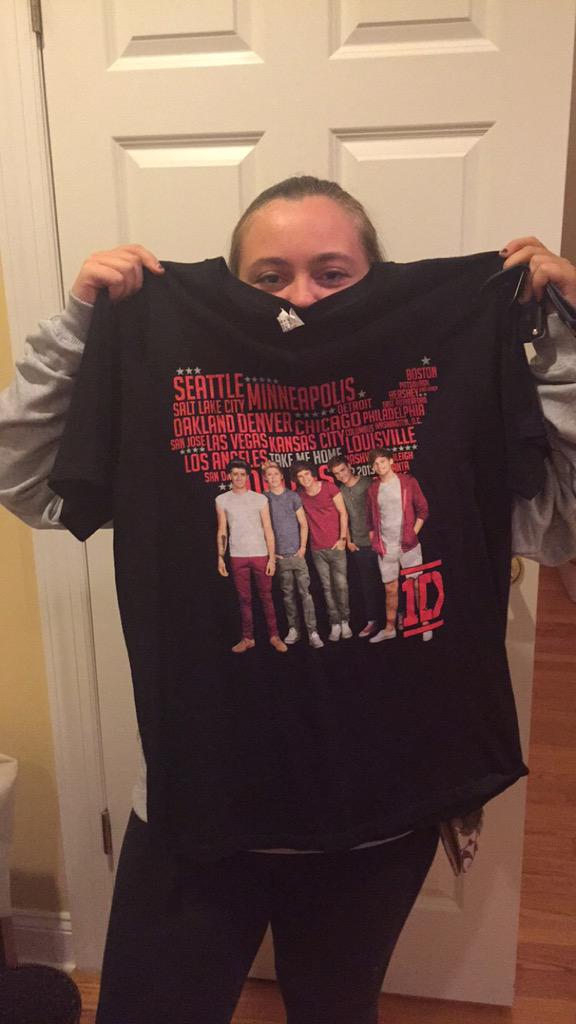 lwtattoos's tweet photo. 2 years later this bitch finally gave me money for the tmh shirt I got her http://t.co/024VBBuKjn