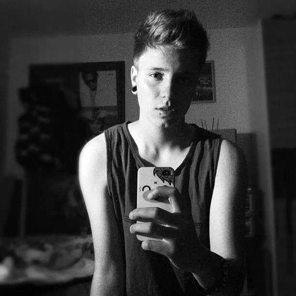 Isaactty's tweet image. Por irme a acostar, no tenía ganas de salir. Mejor quedarse en la cama ☺