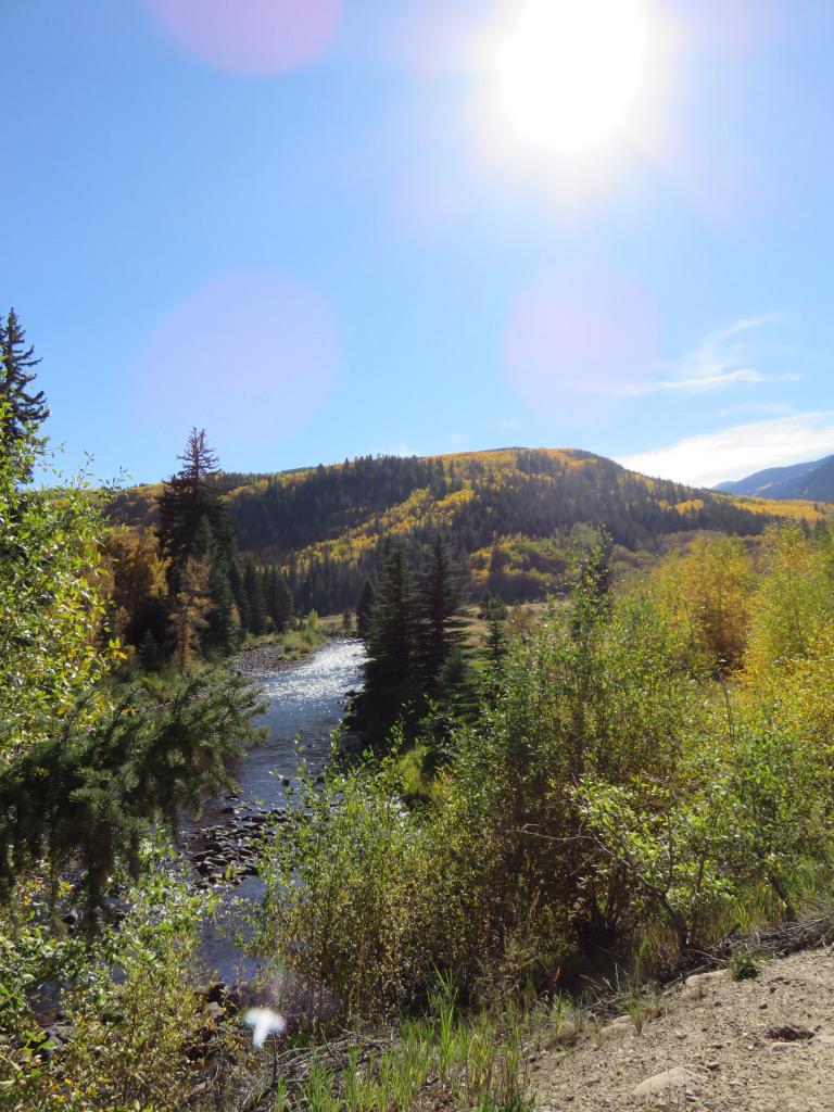 KristinYantis's tweet photo. What a beautiful day in the High Country! #ilivehere #Unfiltered #fallinvail http://t.co/4Z2I1anxGX
