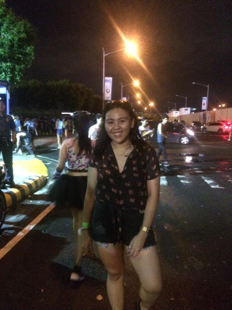 gladysoczon's tweet photo. ULTRA!!! #SmartRoadToUltraPH #ultraph #rtuph @RAVEManila http://t.co/ebdF9eWx5F