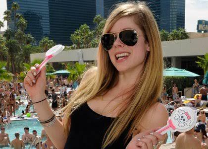 Happy Birthday AvriL Lavigne \"punk princess\" 