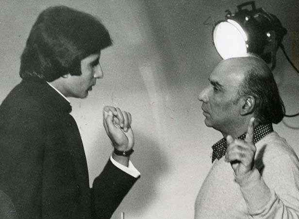  Happy Birthday to Shri Yash Chopra Ji
He is with AB, Dilip Kumar & Family  