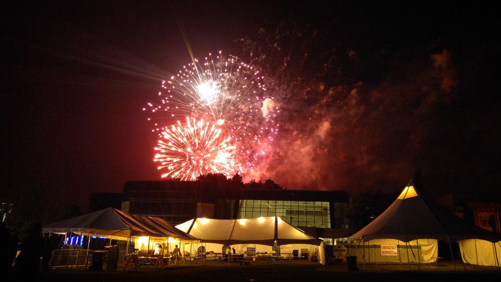 WesternUSC's tweet photo. Thanks everyone who came and celebrated #HOCOonthehill at #WesternU! See you next yr! @westernu @premierlife #USC50 http://t.co/Iya3ejU5wD