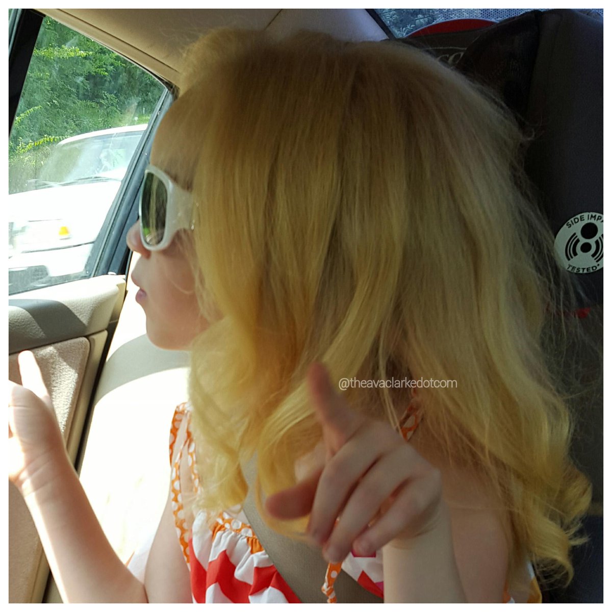 TheAvaClarke's tweet photo. #aftermath #thathair #flatiron #curlsfordays #like2days #southernhumidity #hairwars #thestruggle #avaclarke #albinism http://t.co/qjNWYeeLeg