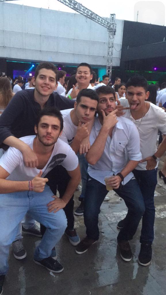 _dumoreira's tweet photo. #mackbixos #mackloucos #loucoépouco http://t.co/XKmYaSfULx
