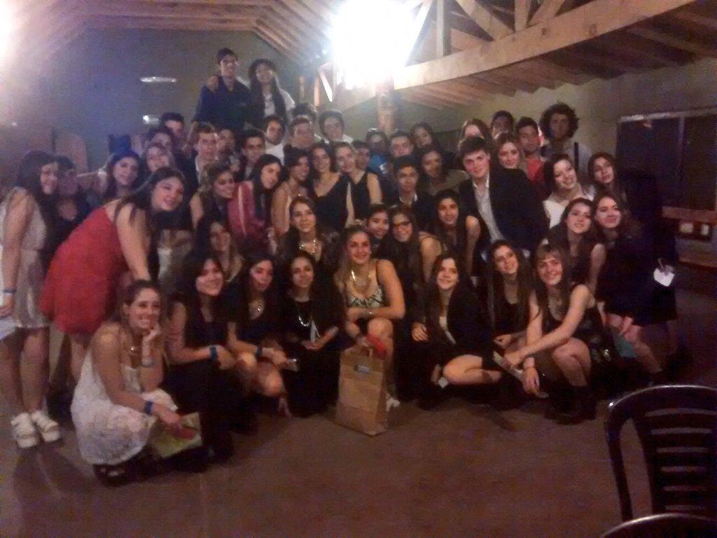 Agoosvazquez's tweet photo. Cena de vela. #ElFin #Quebrada #Chapeitor @mxd_zonanorte http://t.co/La4QXHjQ90