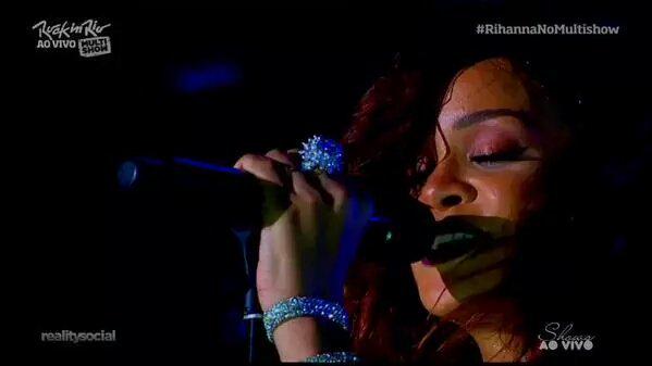 undenaja's tweet photo. Sobre o show:
Hino atrás de hino
Ótimos vocais
Coreografias insuperáveis
DESTRUIÇÃO #RihannaNoRockInRio http://t.co/TrlQoyhgUy