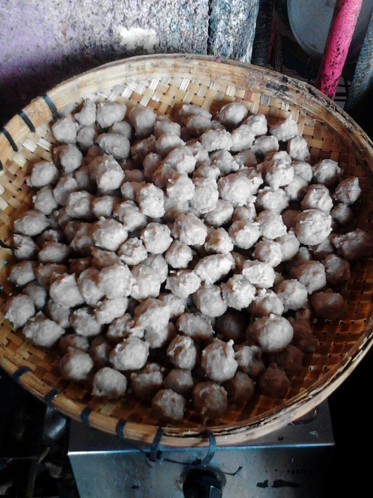 Gawe pentol Rezalliantsnya Reza