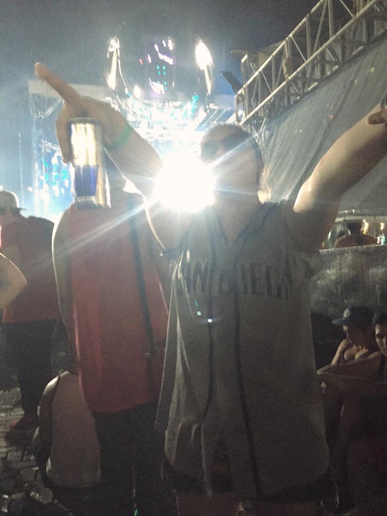 petcaimbon's tweet photo. About last night #SmartRoadToUltraPH π₯π₯π₯π₯ http://t.co/P3Q75W8eKR