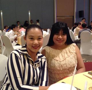 kitty_joyjoy's tweet photo. มางานแต่งเพื่อน ป.โท เม้าส์มอยบ่าสาวกันมันส์มาก http://t.co/3gocOGTEGS
