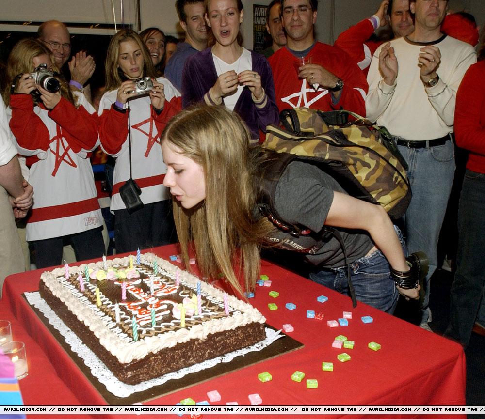 Happy Birthday, Avril Lavigne!!   BE HAPPY!!!  