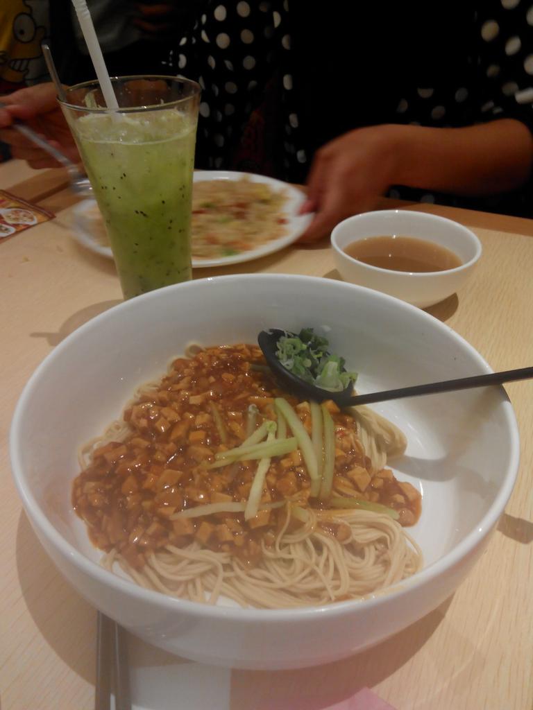 Makan santai <a href="/ImperialKitche/">Imperial Kitchen ID</a> assoyyy