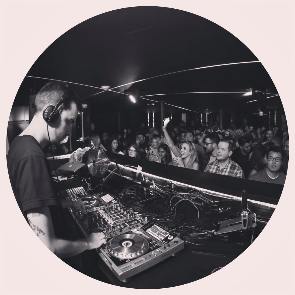 areyoumia's tweet image. THANK YOU #VANCOUVER for supporting #DeepDownInside Saturdays @areyouMIA @CyrilHahn @JoelArmstrong @JoelJasper Tonite