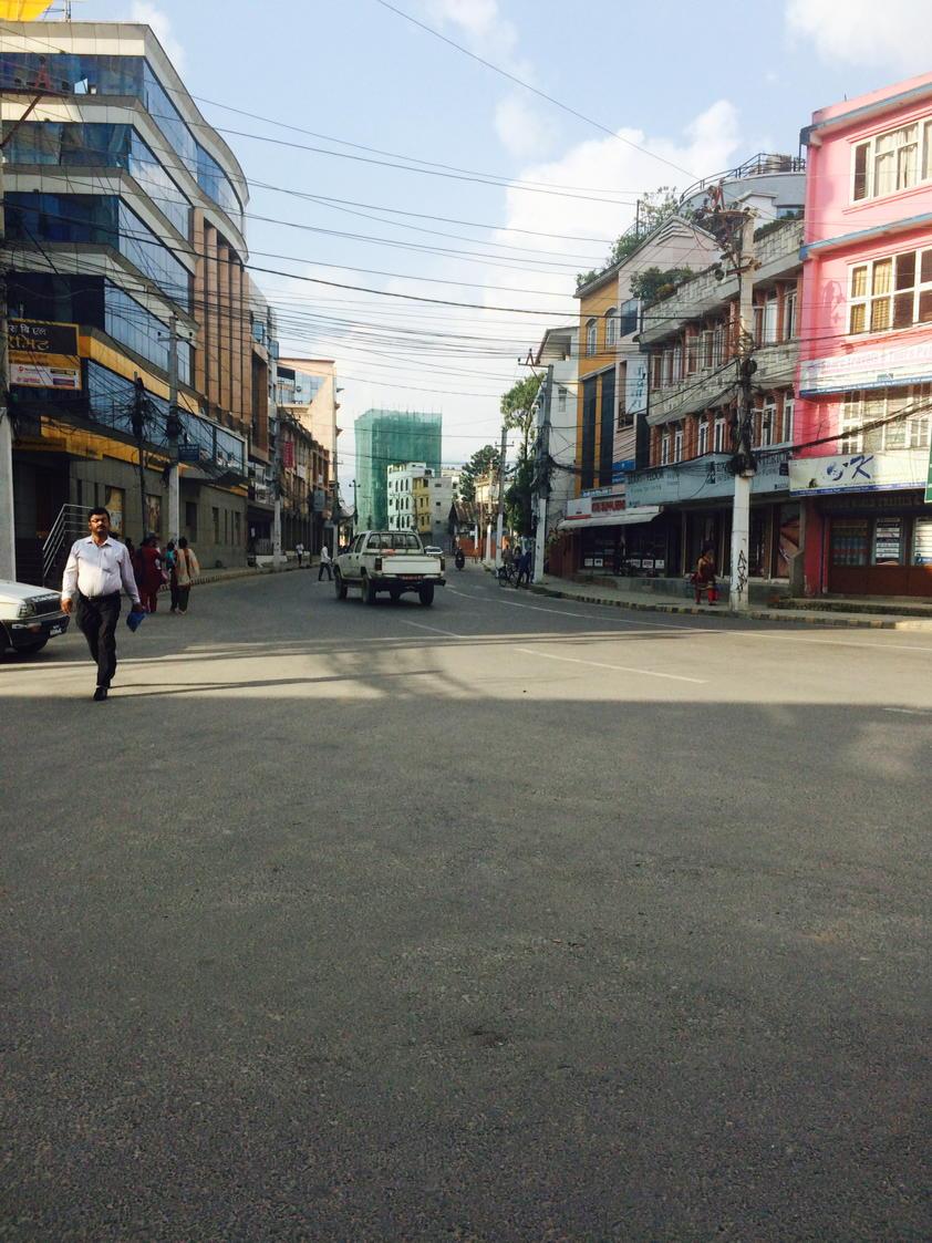 MeenaKaini's tweet photo. So few vehicles on the road. While it's refreshing, the cause is disturbing. #indiablockadesnepal http://t.co/QwT4DbzNl6