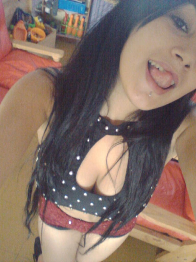 LuLiiLoveee's tweet photo. Asi terminamos, #NocheExplotada Duchita y a dormir :* #DomingoDeGanarSeguidores  #DomingoNoTeBanco 😉 http://t.co/purk8ZzN6E
