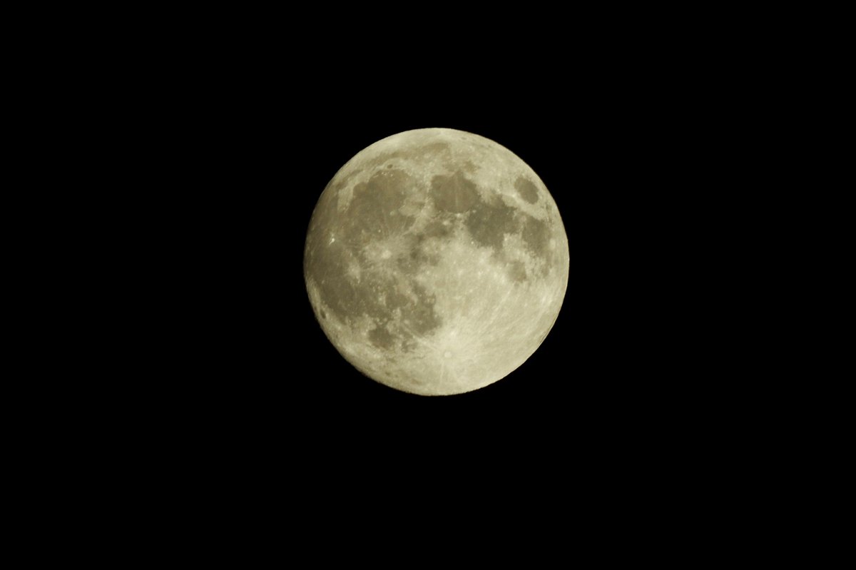 今夜は中秋の名月 素晴らしく美しい満月の画像ツイートまとめ 明日はスーパームーン Togetter 今夜は中秋の名月 素晴らしく美しい満月の画像ツイートまとめ 明日はスーパームーン Togetter