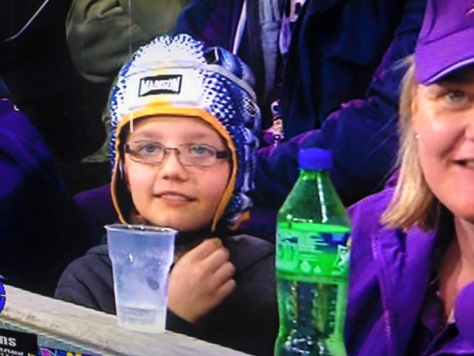 RL_Family's tweet photo. Johnathan Thurston gives his headgear to a young fan at half time. Lovely moment.

#RLFamily #RugbyLeague http://t.co/smOrNEy9Kz