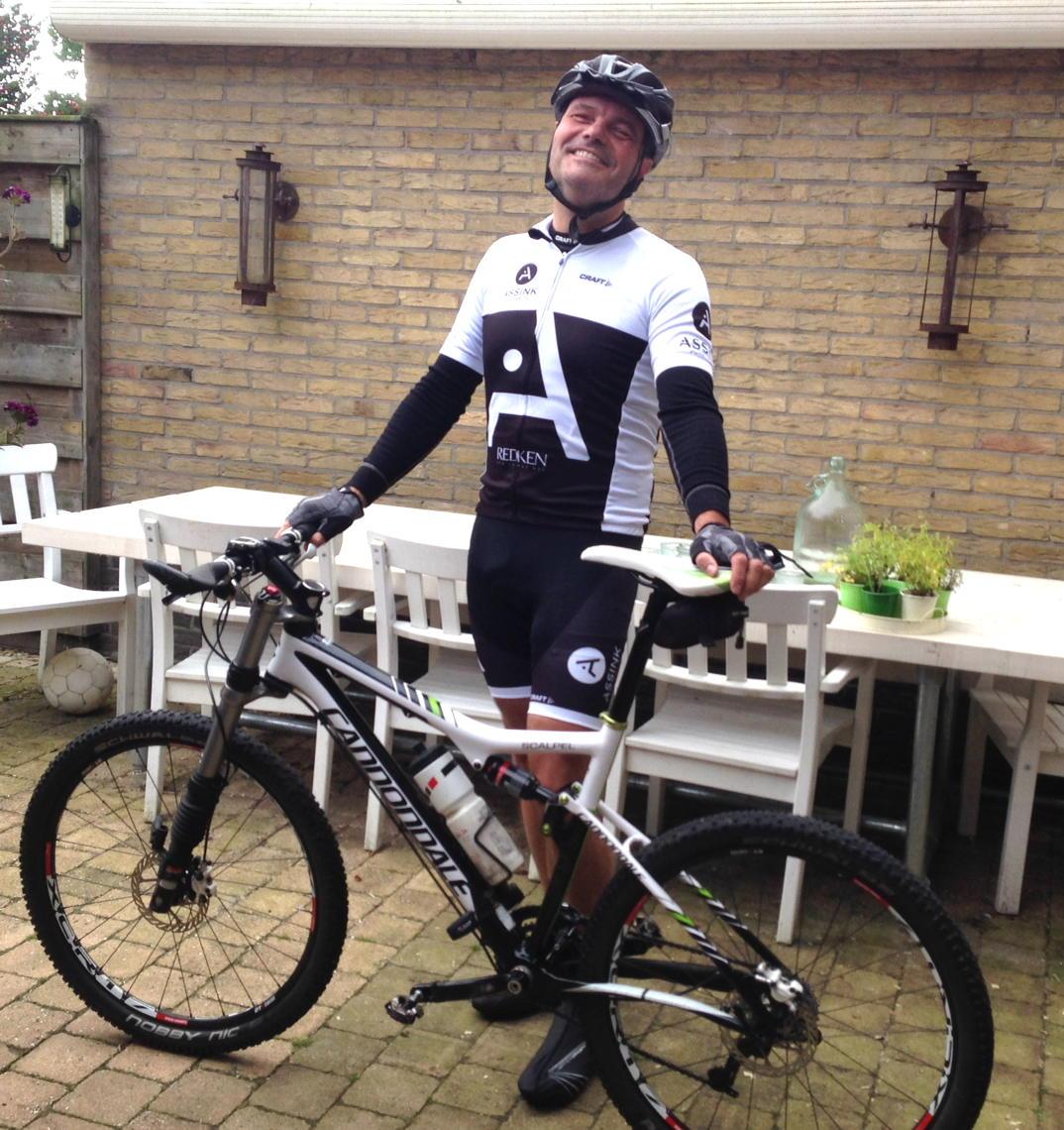 Eindelijk een top sponsor gevonden voor mijn #atb carriere.   Judith en Maikel Assink bedankt! <a href="/AssinkPureID/">Assink Pure Identity</a> @swagert