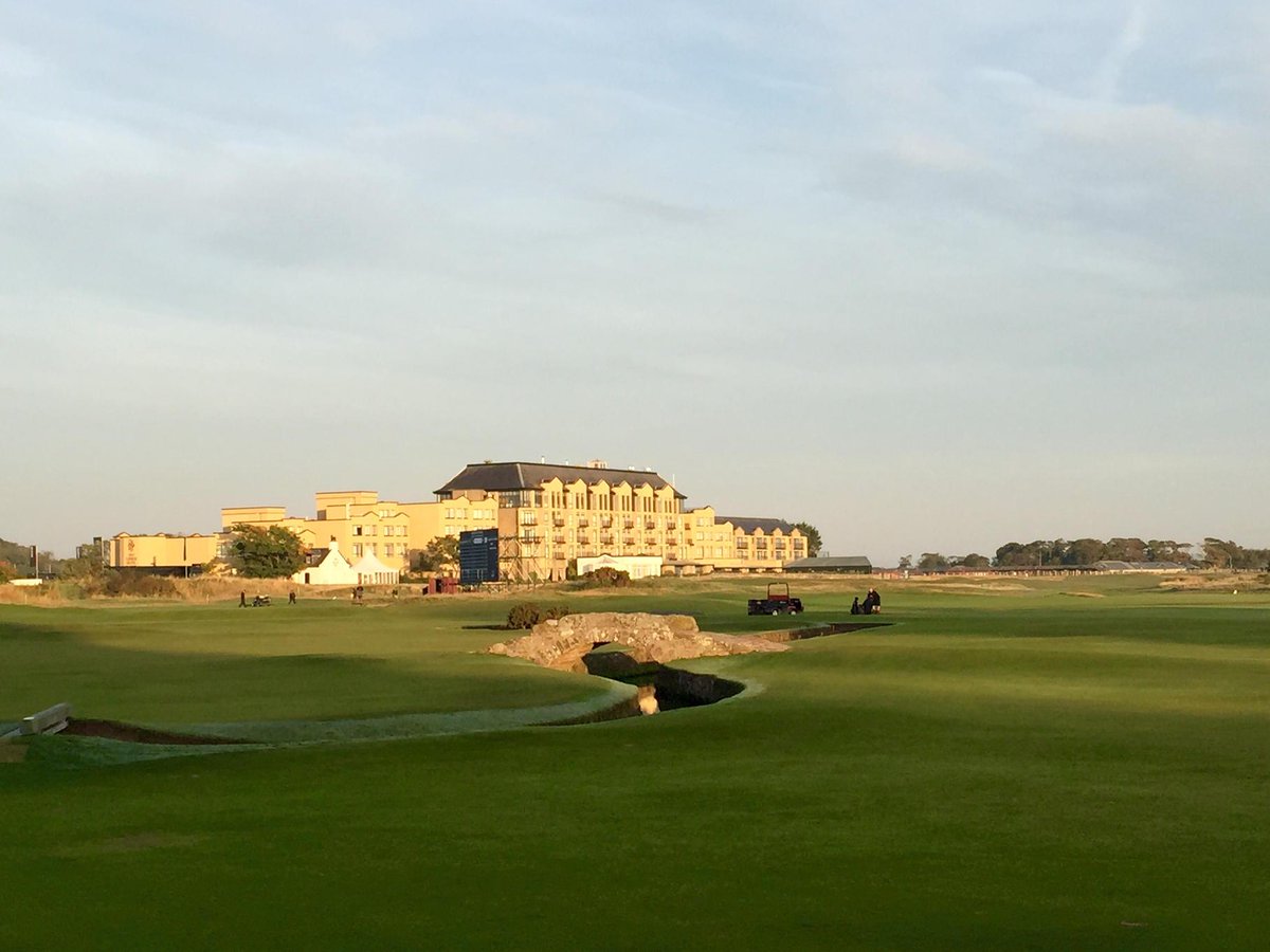 davidscottPGA's tweet photo. #swilken bridge basking in autumn sunlight on eve of @dunhilllinks week in #standrews @OldCourseHotel http://t.co/aKNPCIFDm1