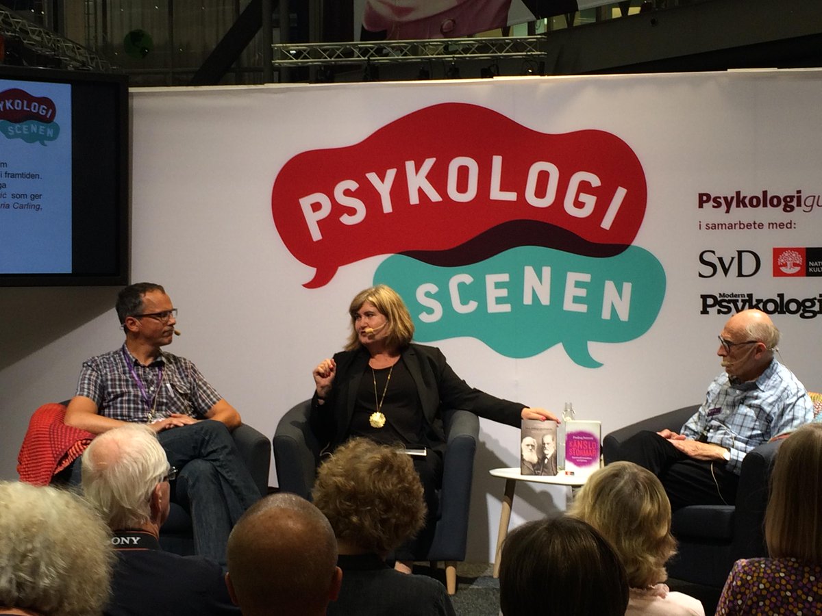 AndersQBjorkman's tweet photo. Psykologiscenen med @Idagsidan:s @CurlingCarling &amp; @Anna_Lagerblad en succé på #bokmassan: http://t.co/8G2gTjWwQO http://t.co/CA64oXYNXI