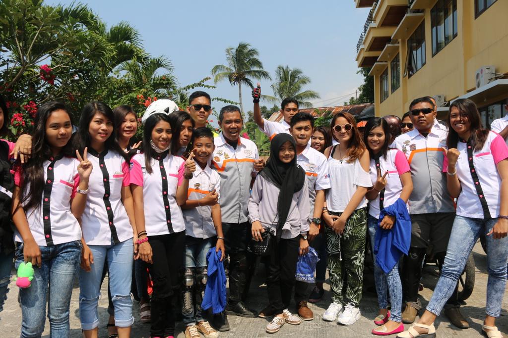 Ind_interisti's tweet photo. #salshabillaadr #cewekmaticcommunity #yvci #yvcifk #ykfc #MnGSeruSalshaAtPapua http://t.co/lFOJKaVIYY