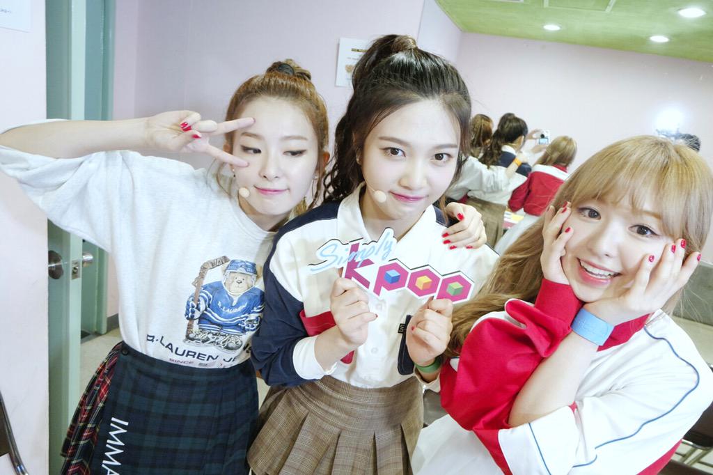 _Simplykpop's tweet photo. 추석맞이 #심플리케이팝비공개사진대방출 이 귀요미들 #레드벨벳 의 사진이 빠질 수 없죠!!! 이 사랑스러운 다섯 소녀들과 즐거운 추석 보내세요~~!! http://t.co/VQliS3y8mS