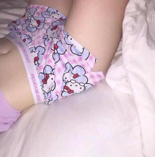 It's vewy late and 'm all dwessed in my jammies!!