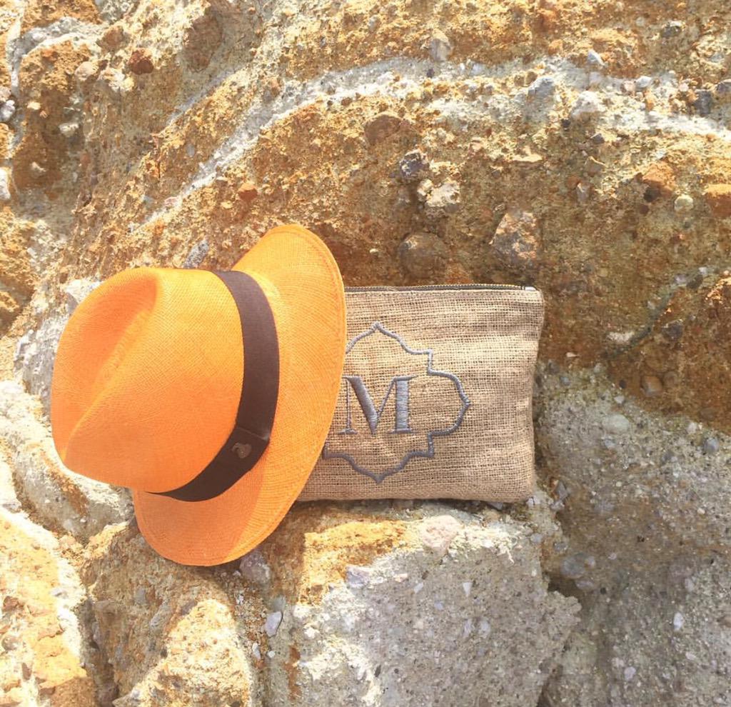 Sunshine and a postcard from our dear friend <a href="/MertAslan_/">Mert Aslan</a> 🌻