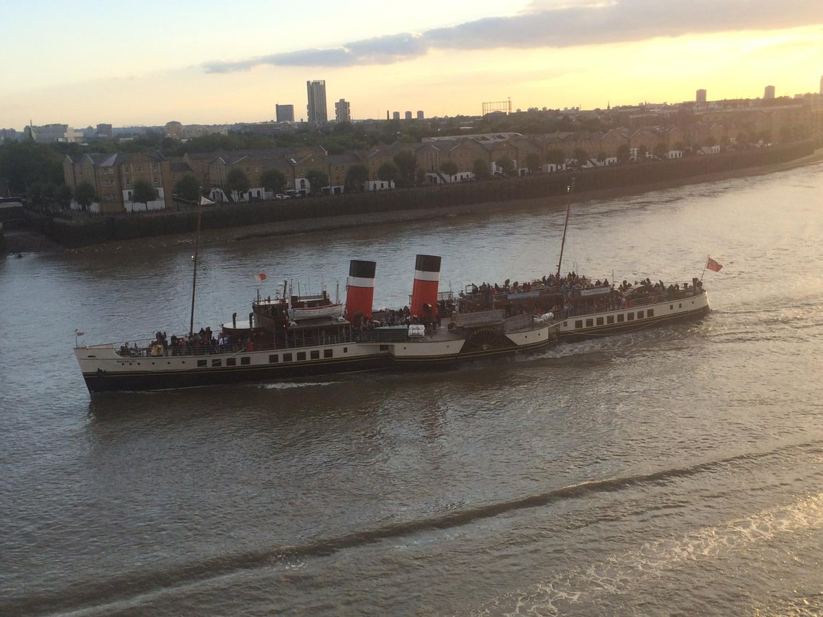 lensonthethames's tweet photo. Last ocean paddle steamer The Waverley heads downstream, near Wapping / Rotherhithe / Limehouse. #tourism. http://t.co/7J06E5Ecu9