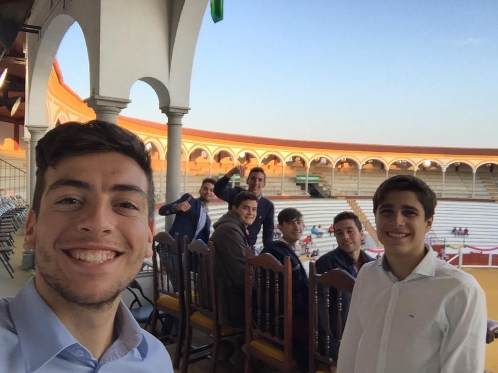 miguegomezjaut's tweet photo. La presidencia mola 😏 http://t.co/O98tKEm2xo