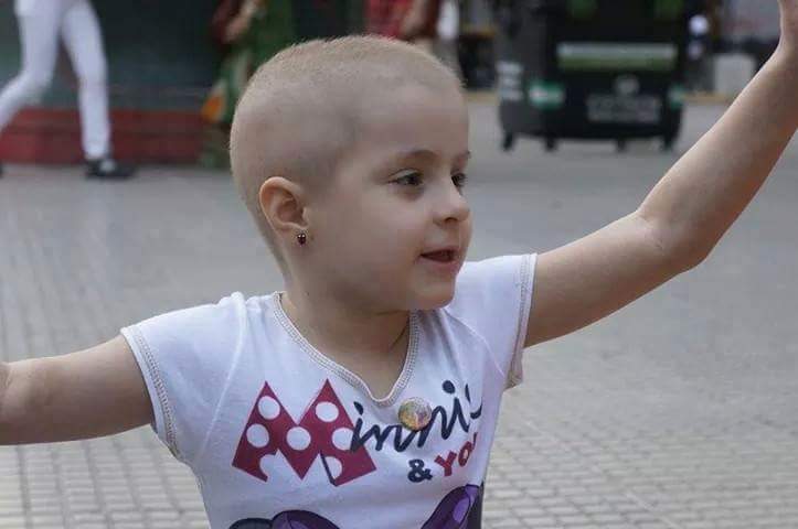 llores_mas's tweet photo. A NUESTRA PRINCESITA ARGENTINA #Isabella NO LA HA LLEGADO EL DONANTE D MÉDULA A TIEMPO D.E.P MÍ MÁS SINCERO PÉSAME RT http://t.co/JVBihmuyzh