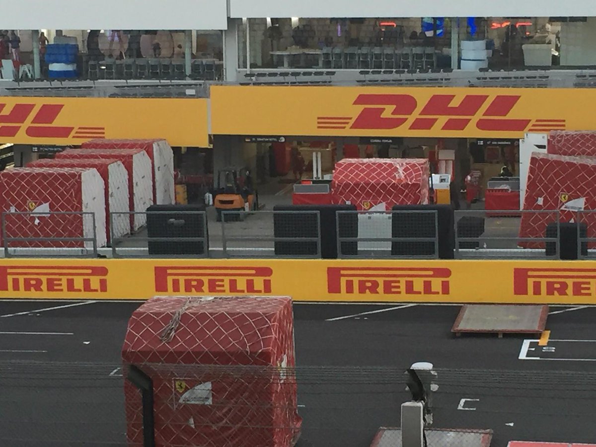 _seb_05's tweet photo. お片付けー😂
また来年‼️
#japanesegp#F1JP http://t.co/38gpfr31Uj